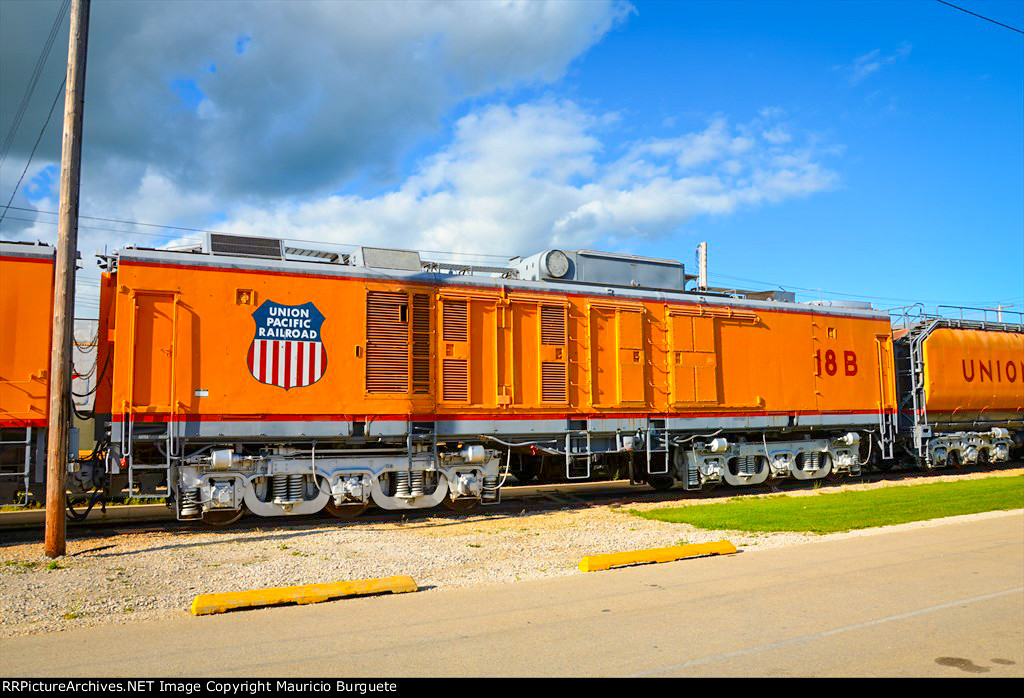 Union Pacific 8500 GTEL Turbine B unit and Tender